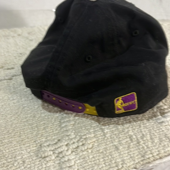 Los Angeles Lakers size adjustable - Picture 3 of 12